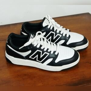 New Balance Men's Size-6.5 Sneakers in Black and White